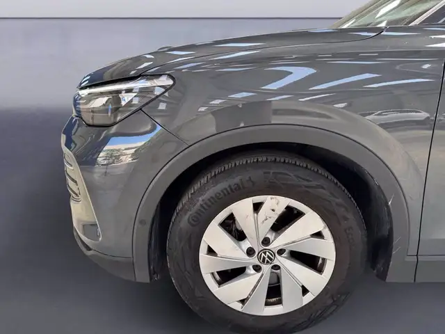 Volkswagen Tiguan view 15