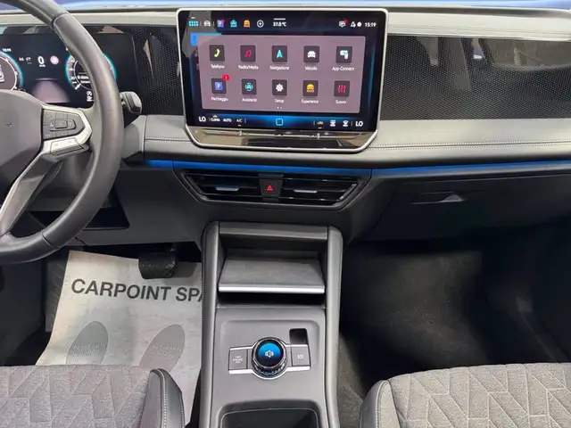 Volkswagen Tiguan view 12