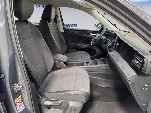 Volkswagen Tiguan view 16