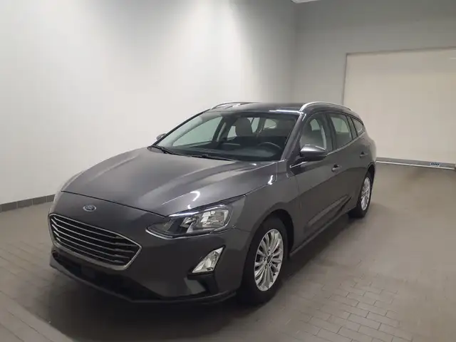 Ford Focus Turnier Titanium NAV LED TEMP APPLINK PDC WINTER