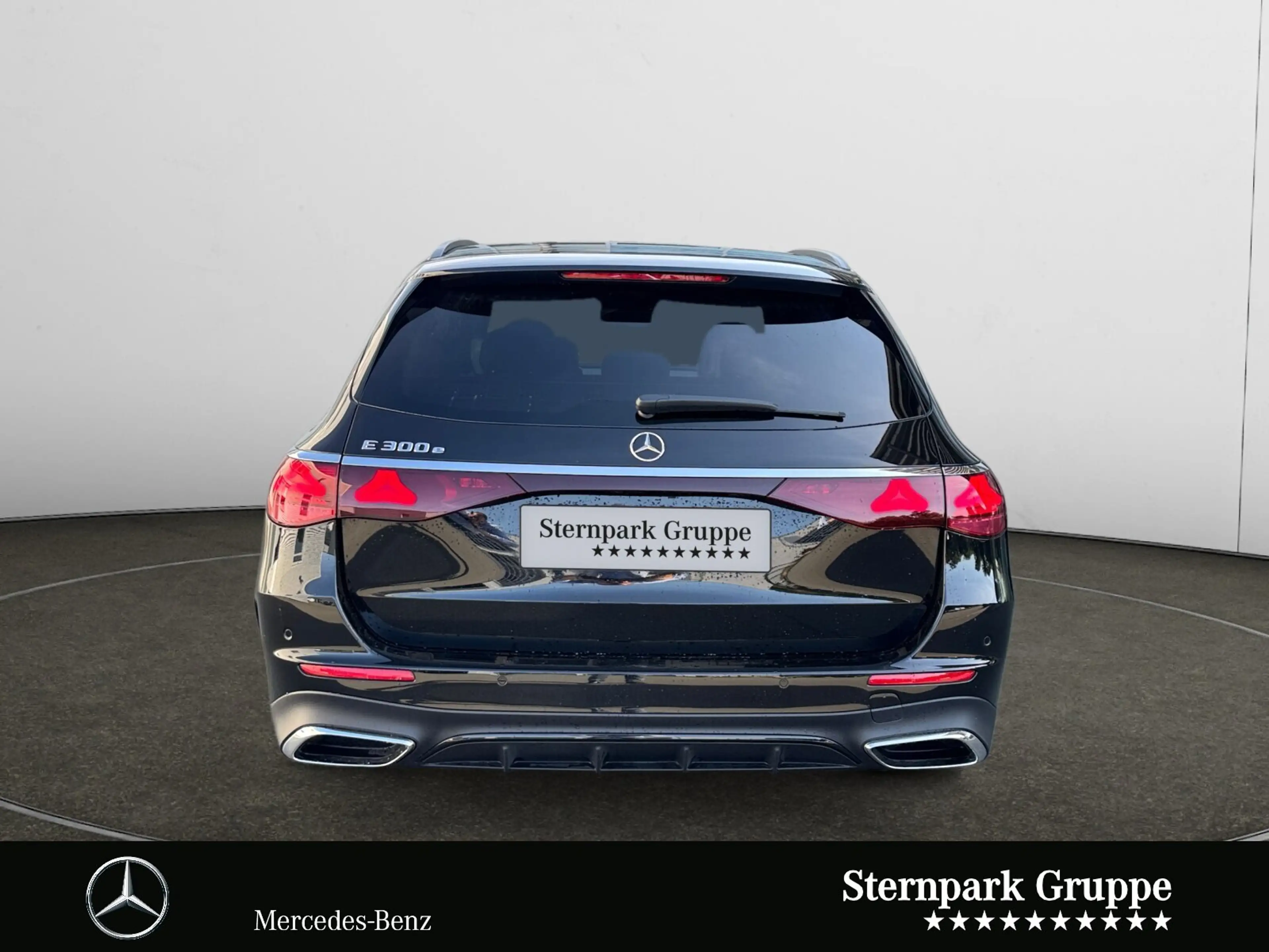 Mercedes-Benz E 300 E 300 e T 'AMG — photo 4
