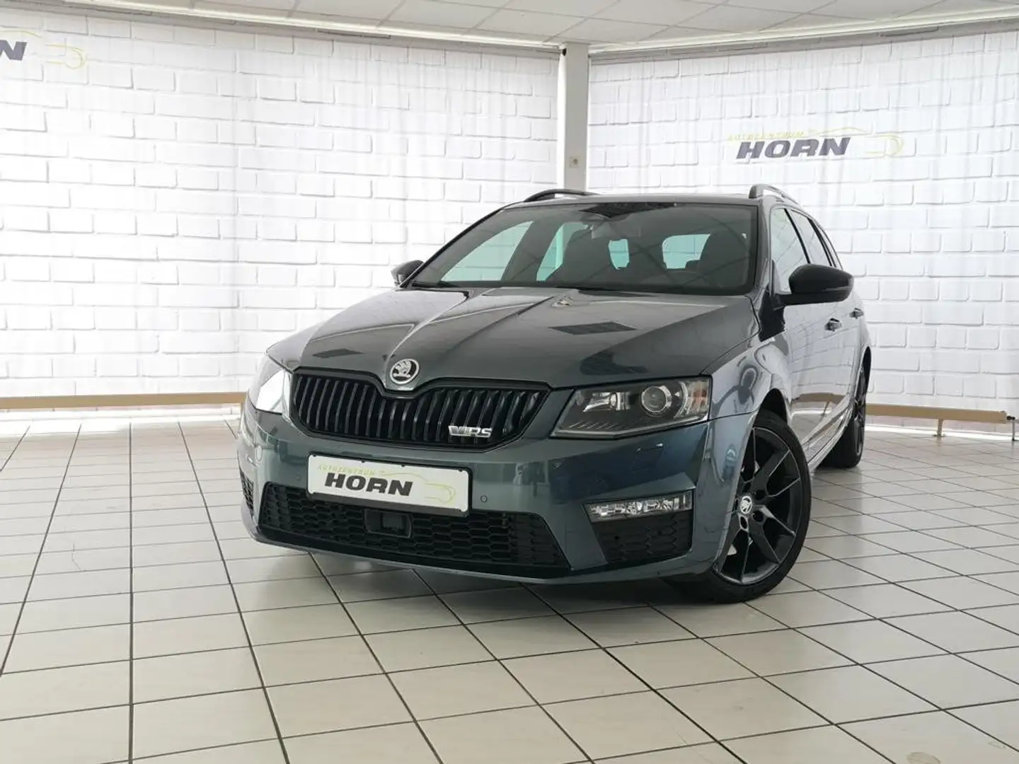 Skoda Octavia RS, Bi-Xenon, Navi, AHK, Panoramadach, LMF Gris - 1