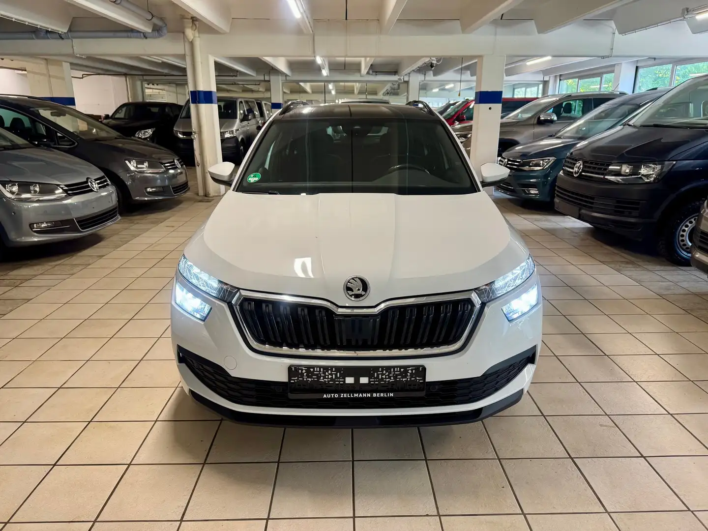 Skoda Kamiq 1.5 TSI Tour DSG, LED, Panoramadach Blanc - 2