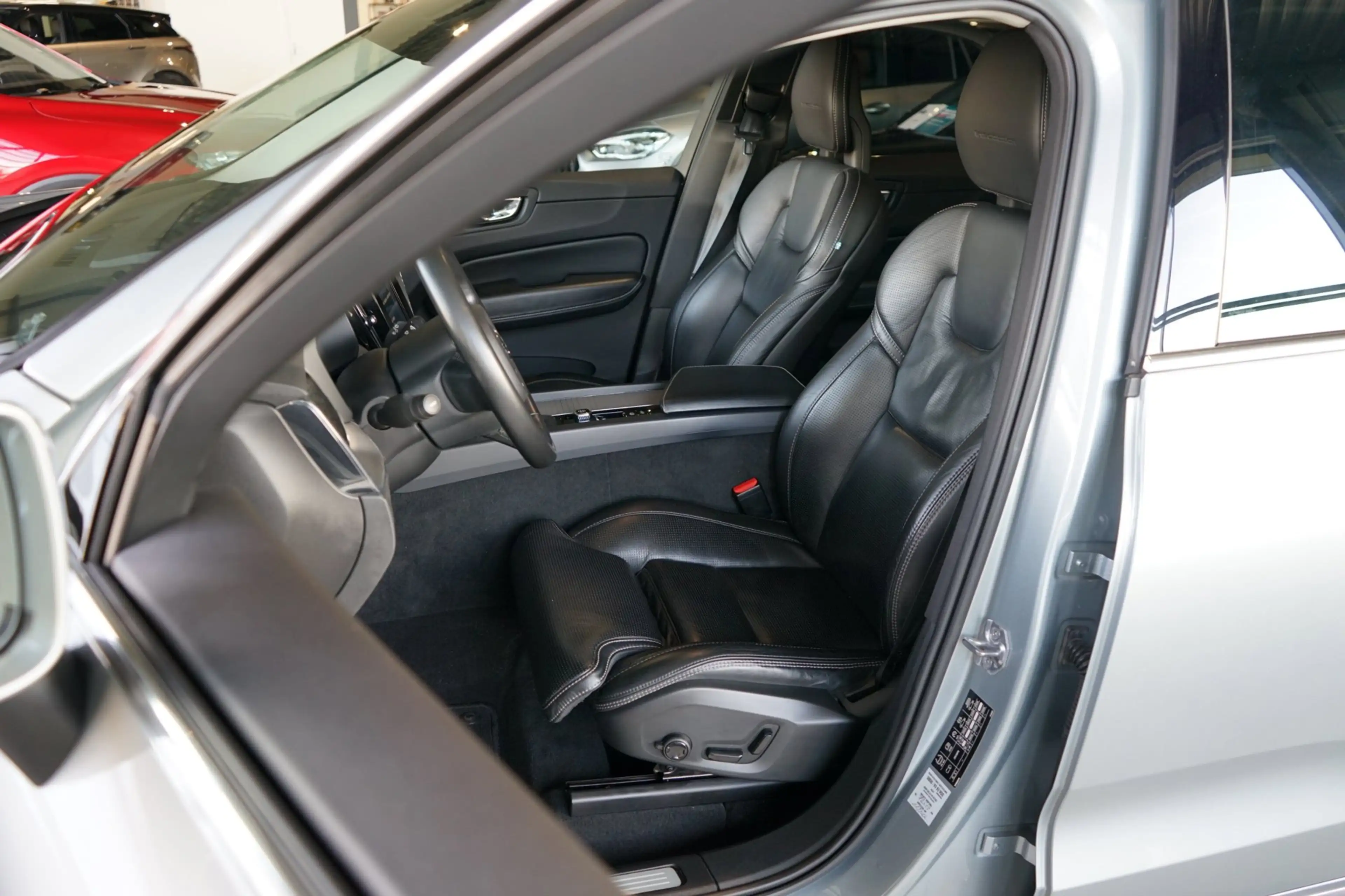 Volvo XC60 2.0 T5 AWD Inscription LUCHTVERING | STOELKOELING — photo 6