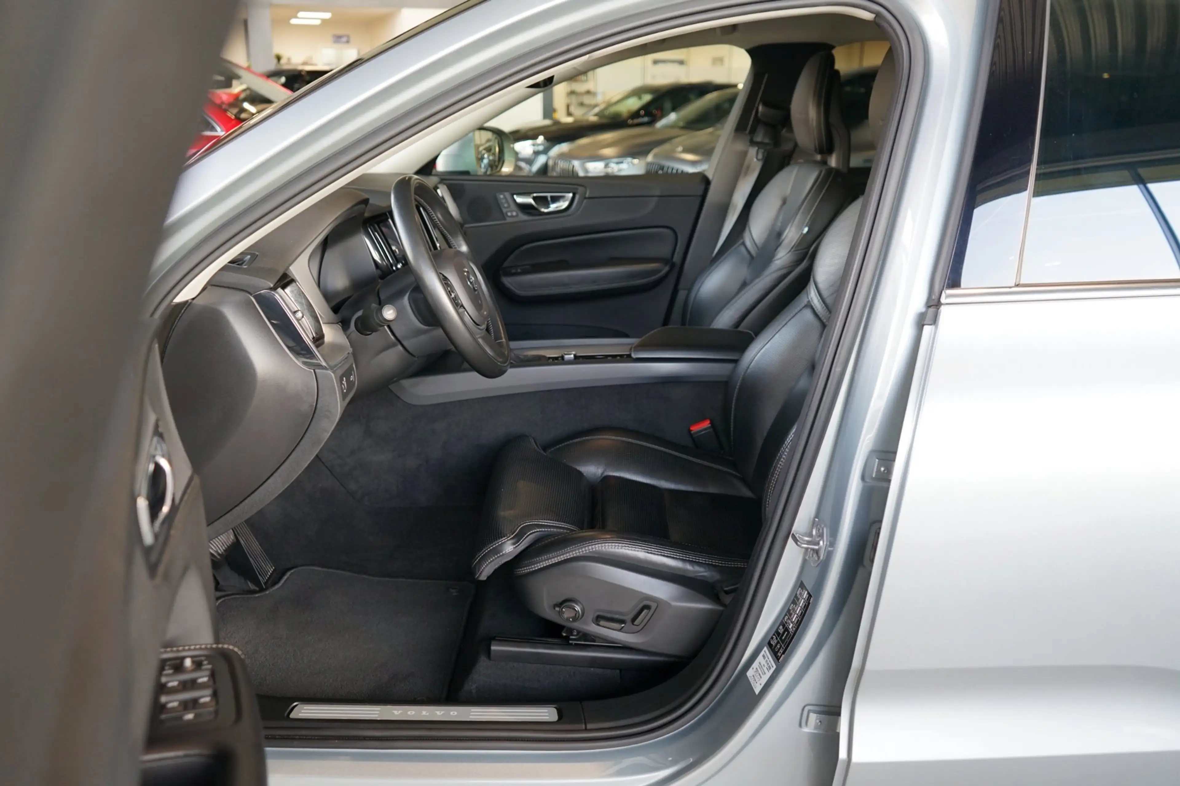 Volvo XC60 2.0 T5 AWD Inscription LUCHTVERING | STOELKOELING — photo 5