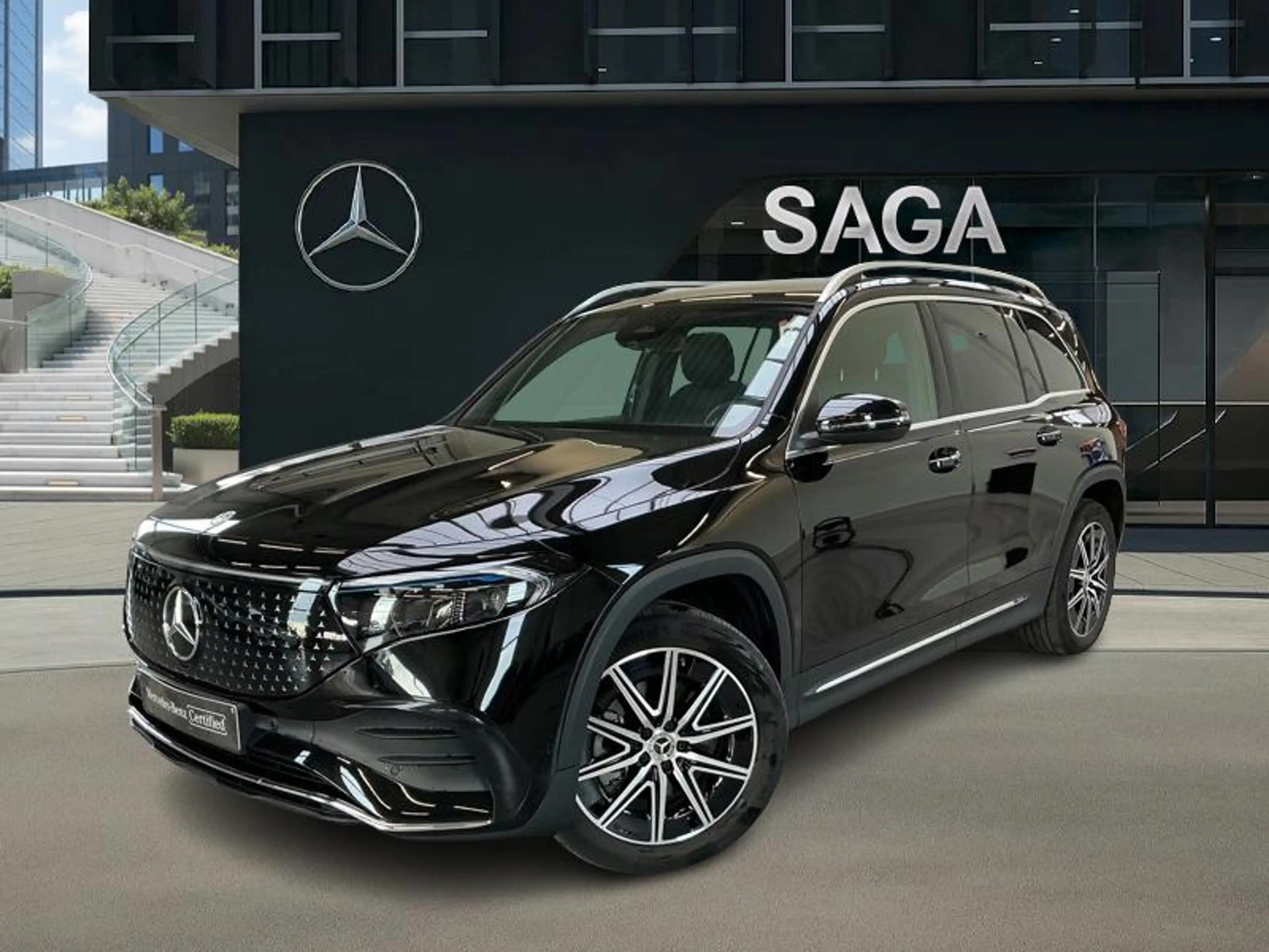 Mercedes-Benz EQB 250 + AMG Line