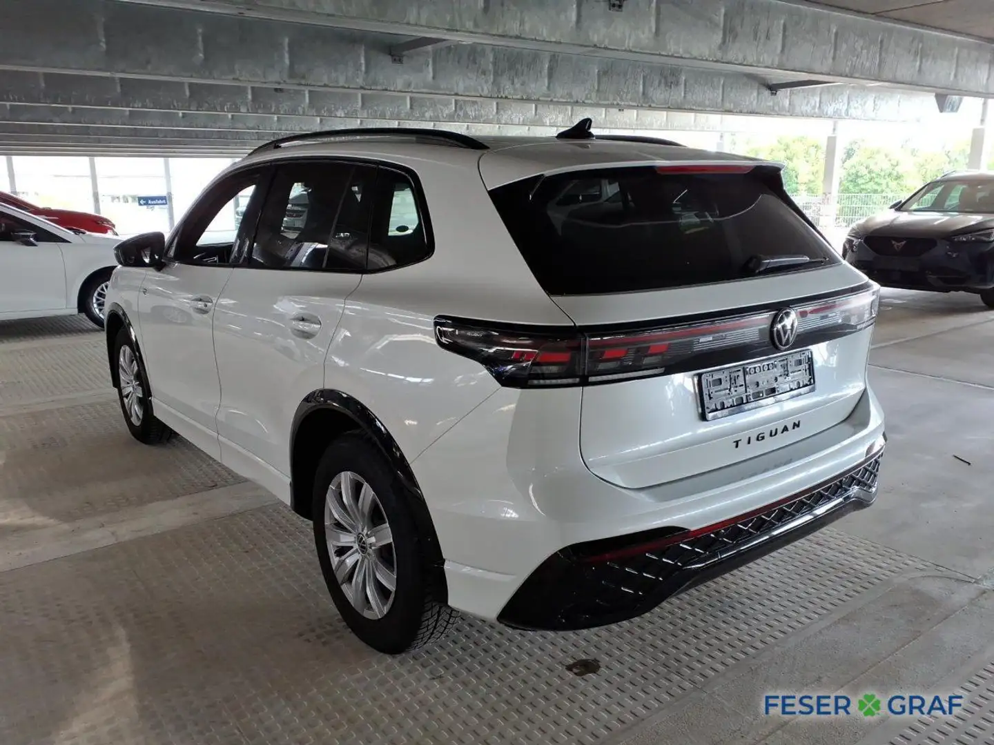 Volkswagen Tiguan 1.5 eTSI R-Line BlackStyle DSG IQ-Light / AreaView Weiß - 2