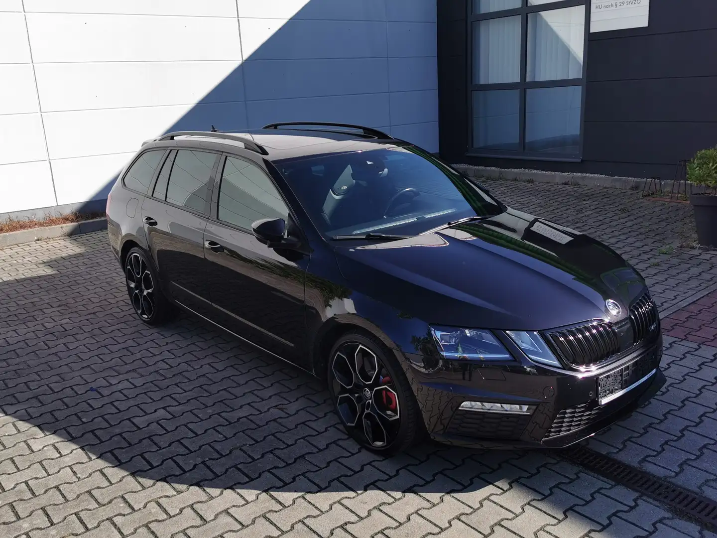 Skoda Octavia RS 245 Challenge Pro Schwarz - 2