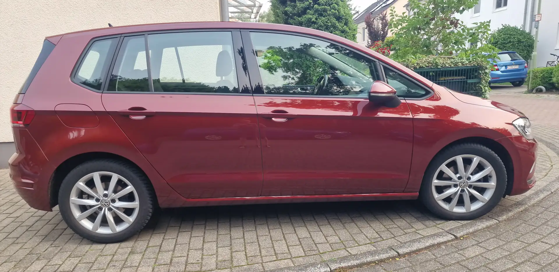 Volkswagen Golf Sportsvan 1,5 TSI, DCT, Navi, LED, Klimaautom.,Kamera usw. Rot - 1