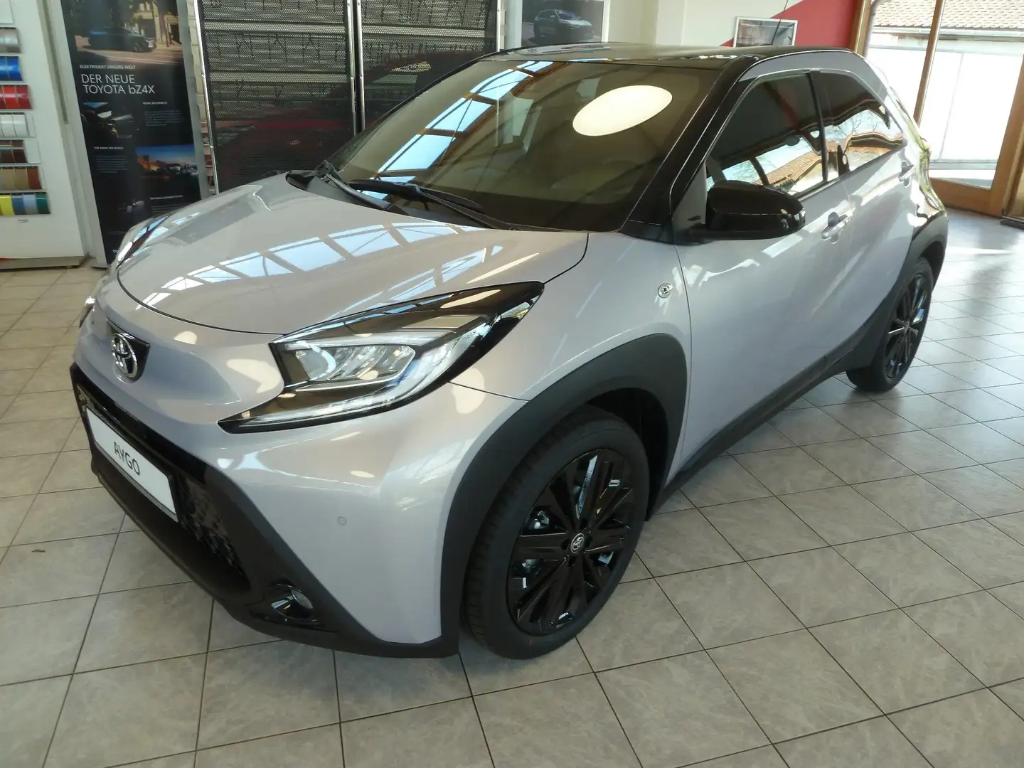 Toyota Aygo X 5-Türer JBL Edition 1.0 Automatik Violett - 2