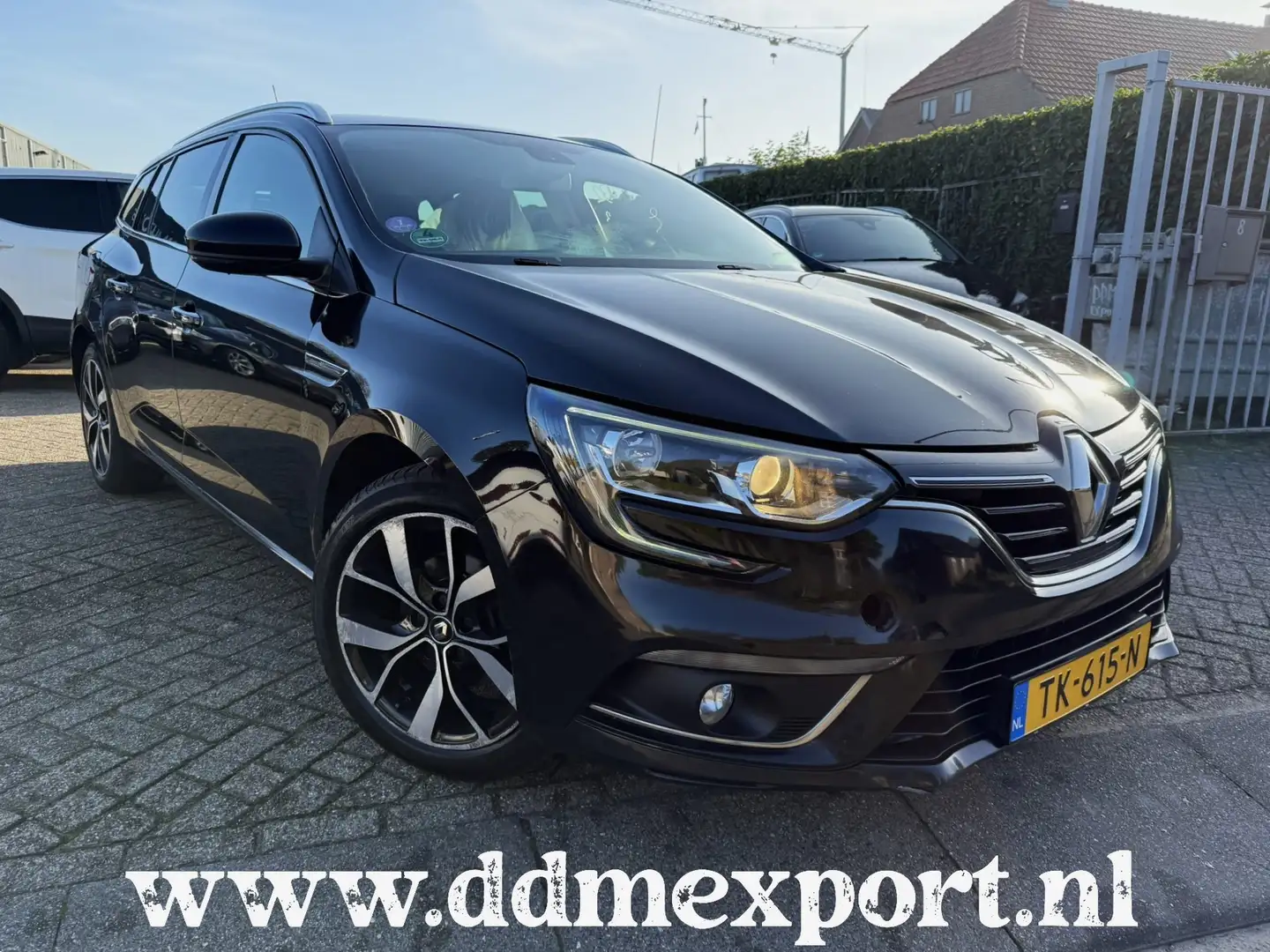 Renault Megane Estate 1.3 TCe 141pk Limited Navi/Climate/LED/Pdc/ Zwart - 1