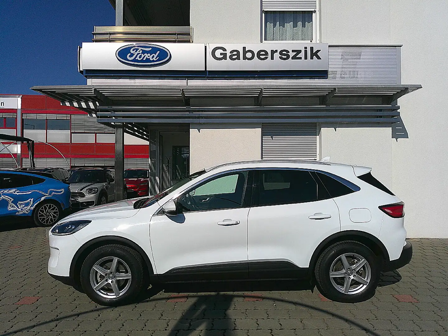 Ford Kuga 2,5 Duratec FHEV Titanium Aut. Weiß - 2