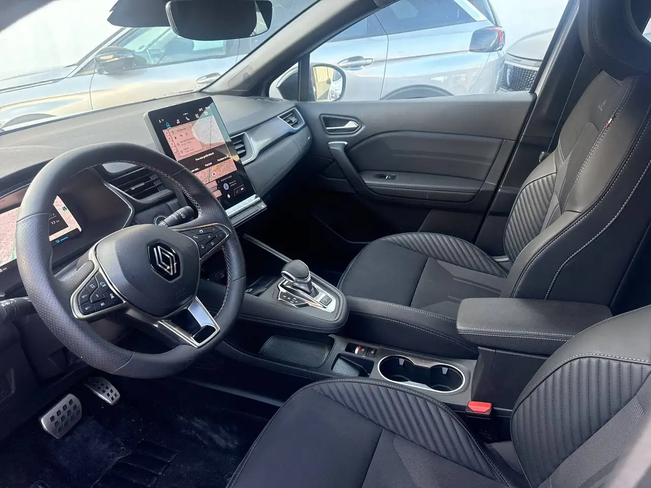 Renault Captur — photo 3