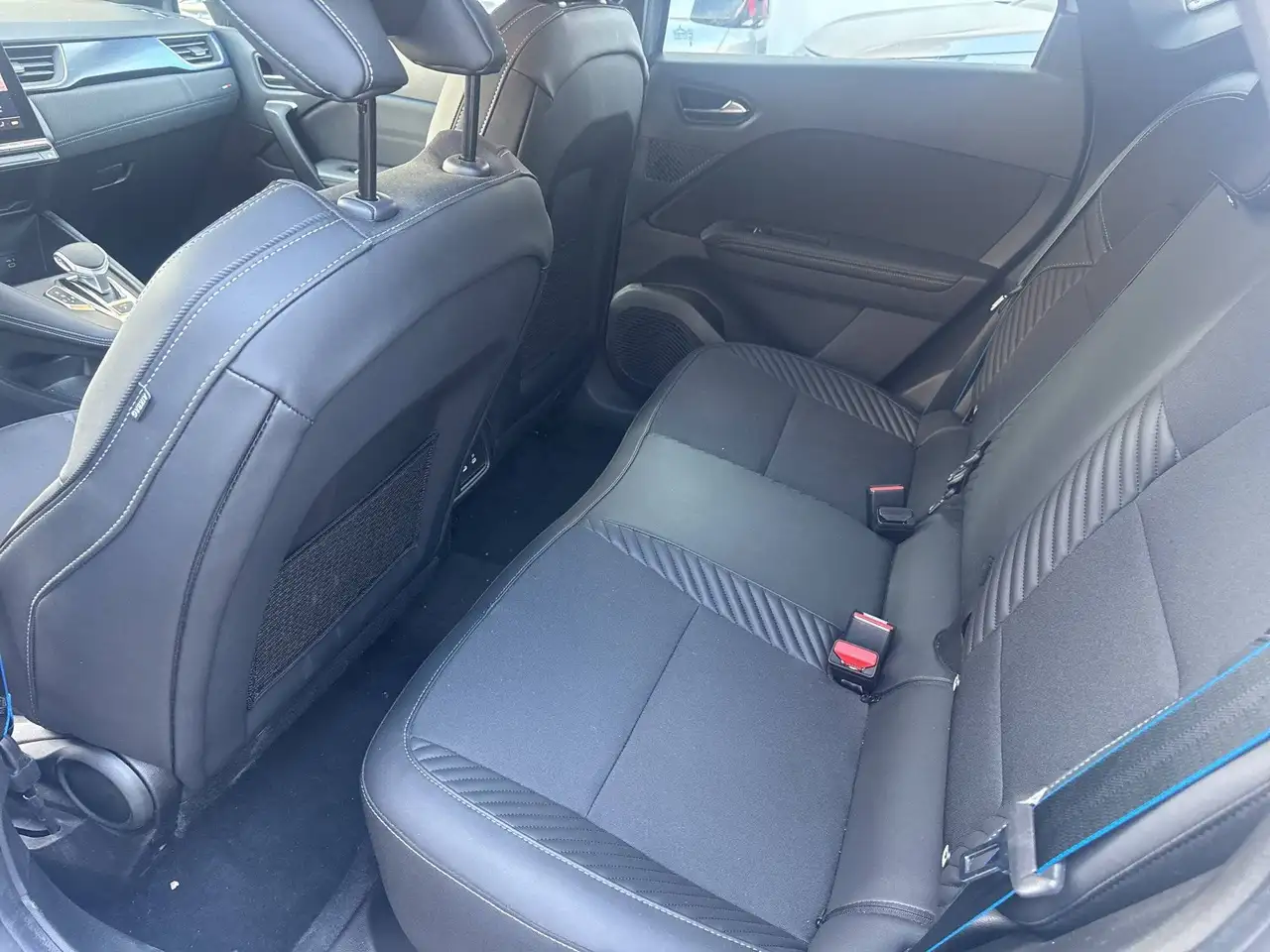 Renault Captur — photo 4