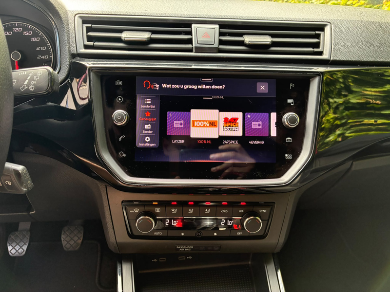 SEAT Arona 1.0 TSI Style Business Intense I Carplay I Camera — photo 10