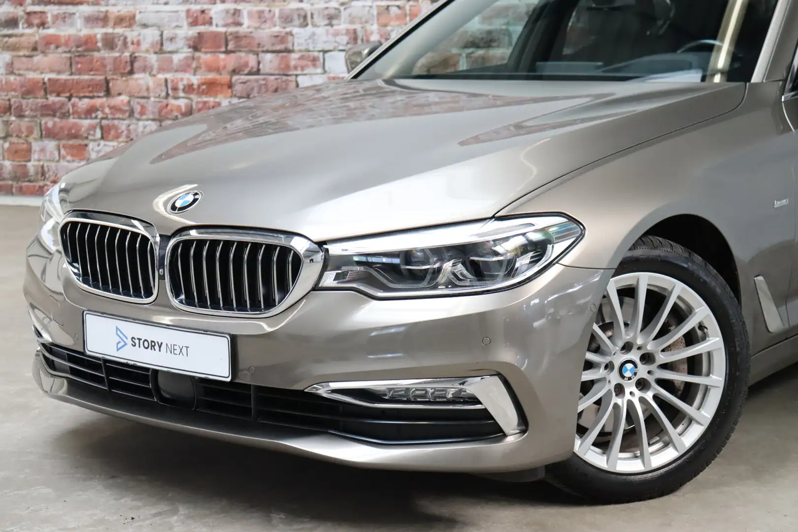 BMW 530 5 Serie Sedan 530i High Executive Luxury Line Auto Gris - 2