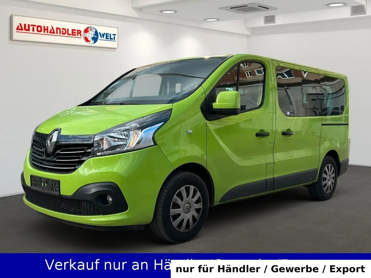 Renault Trafic Combi 2,7t aus 1.Hand 8-Sitzer AC SHZ AHK Grün - 1