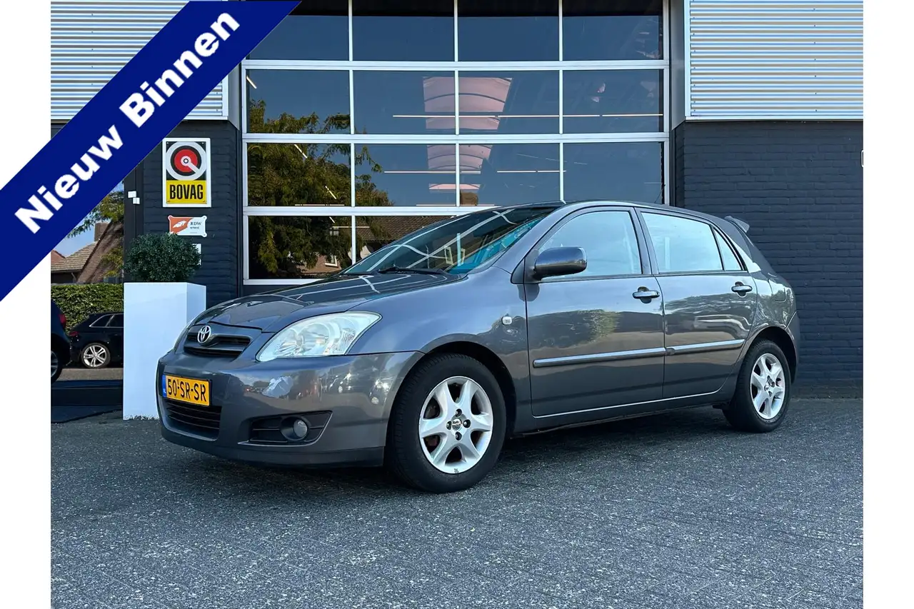 Toyota Corolla 1.6 VVT-i Anniversary, Airco, Cruise, Trekhaak, Ra — photo 1 of 21