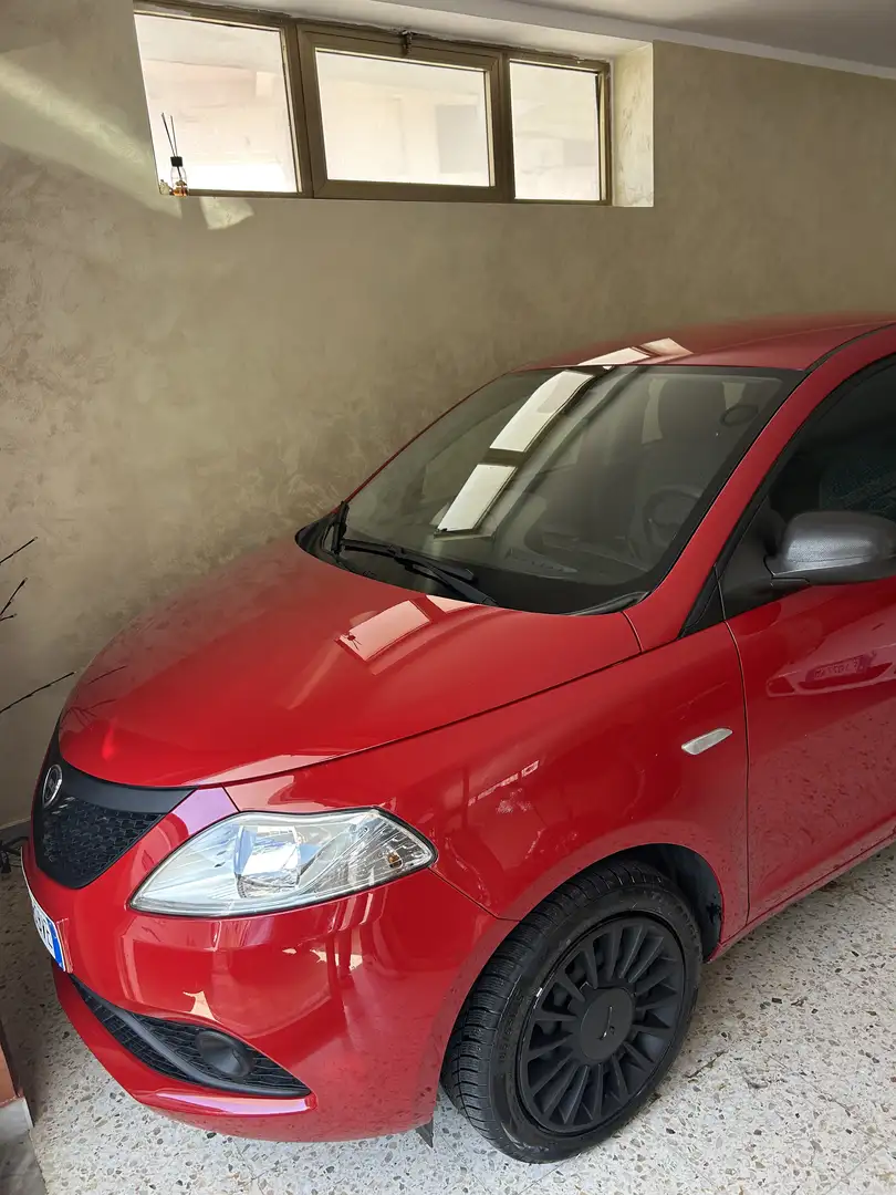 Lancia Ypsilon 1.0 firefly hybrid Gold s&s 70cv Rosso - 1