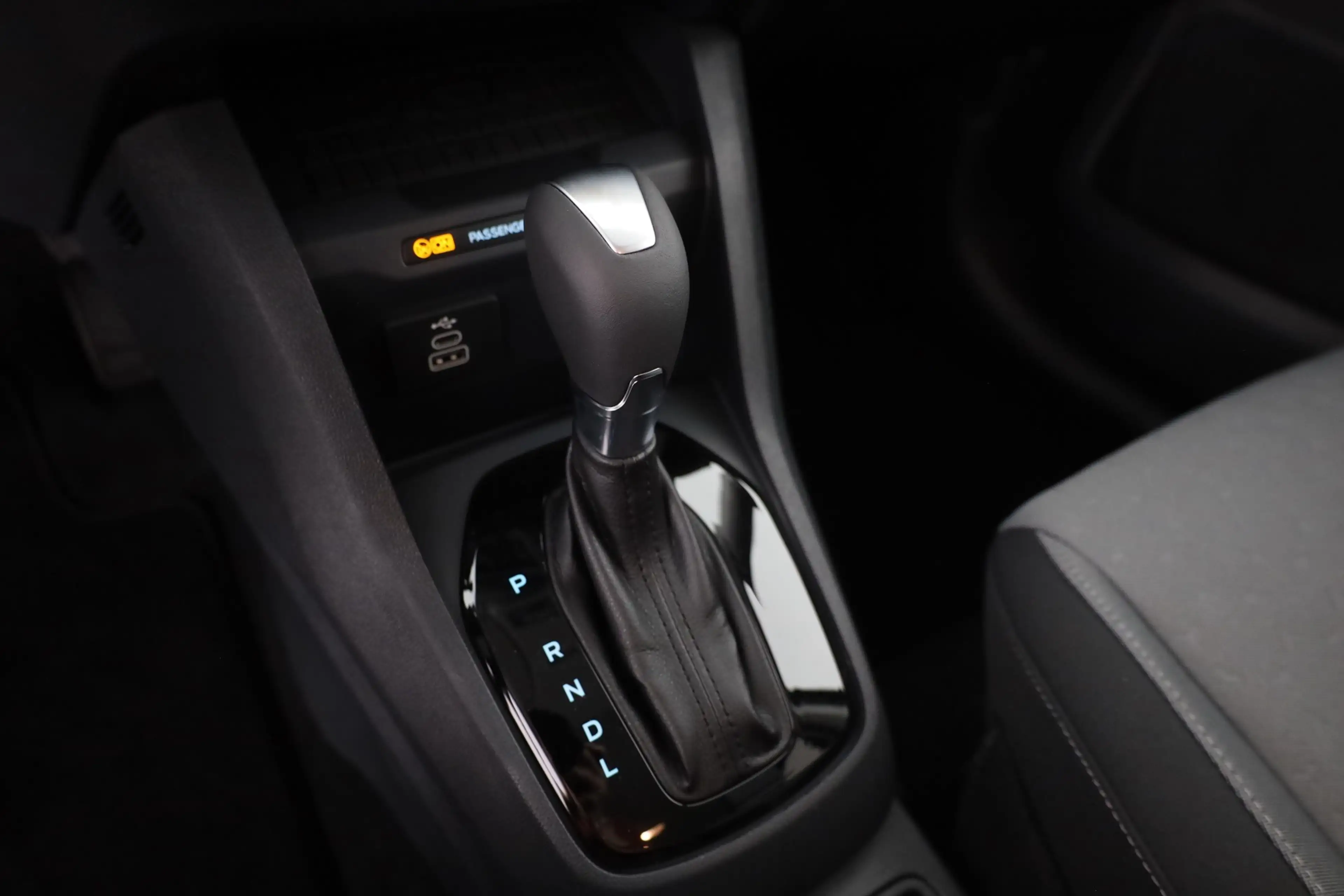 Ford Tourneo Courier Titanium 1.0 EB Aut. Kamera AHK — photo 14