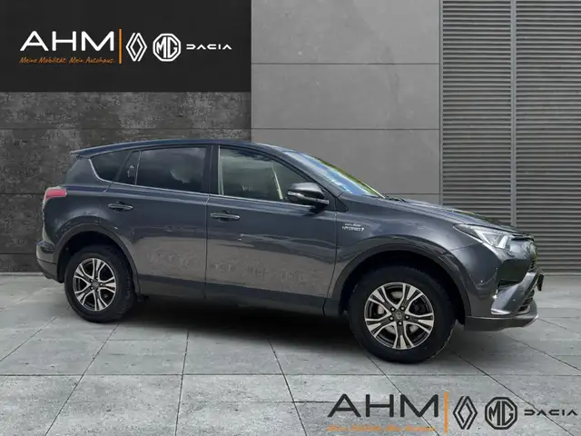 Toyota Rav4 view 6