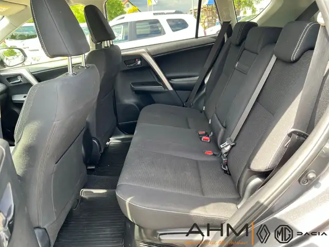 Toyota Rav4 view 12