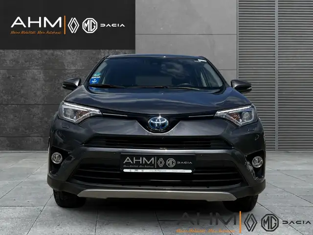 Toyota Rav4 view 3