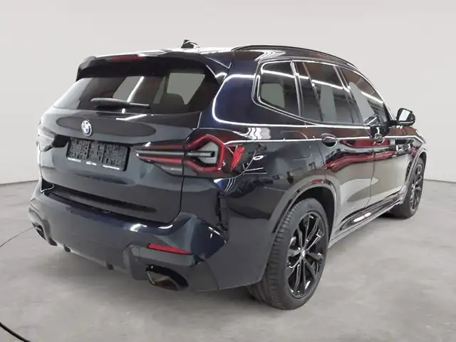 BMW X3 view 4
