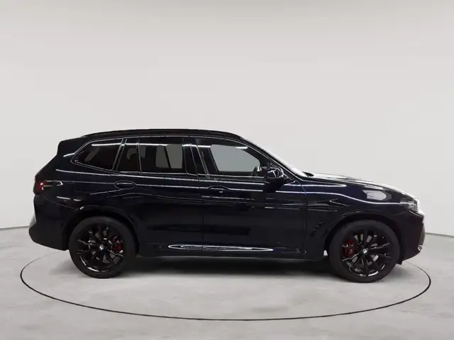 BMW X3 view 3