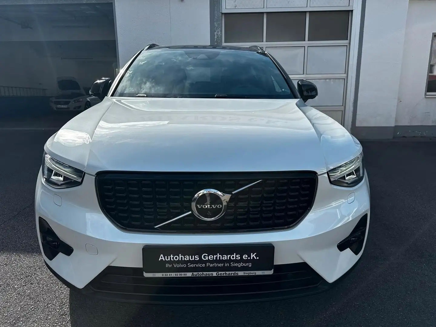 Volvo XC40 T5 Ultimate Plug Alcantara,Pano360°BLIS,ACC Weiß - 2