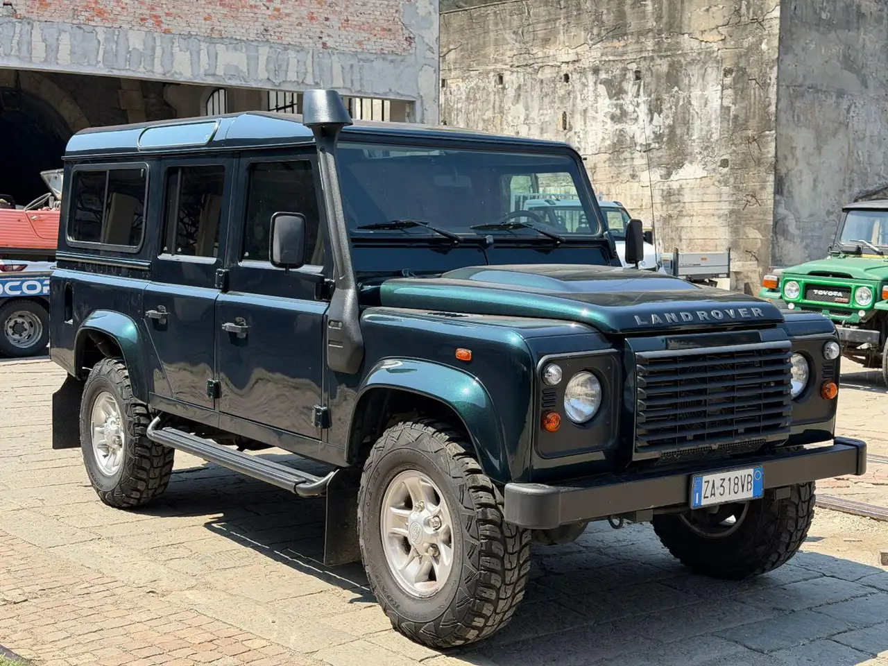 Land Rover Defender