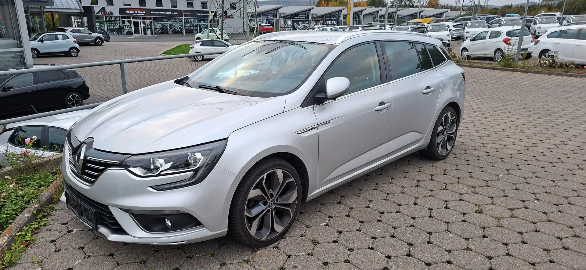 Renault Megane BOSE-Edition 1,6 dci FAB Automatic 150 PS Silber - 1
