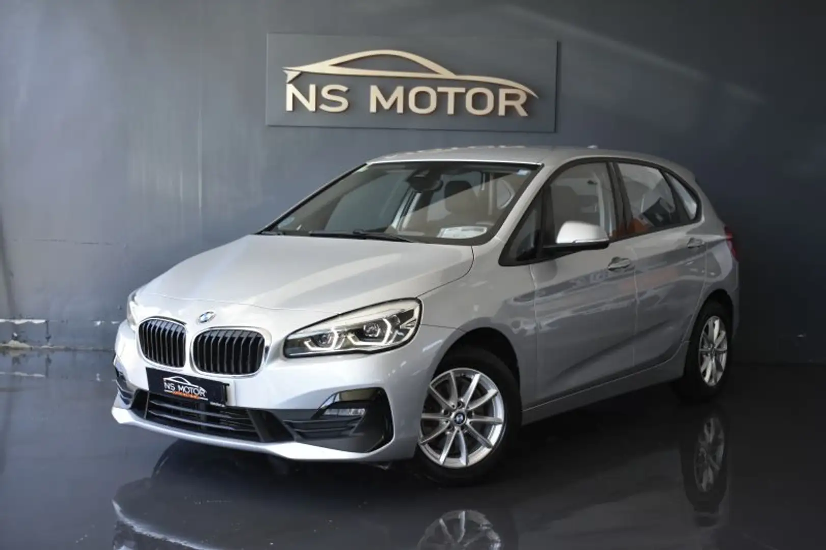 BMW 218 218d Active Tourer Plateado - 1