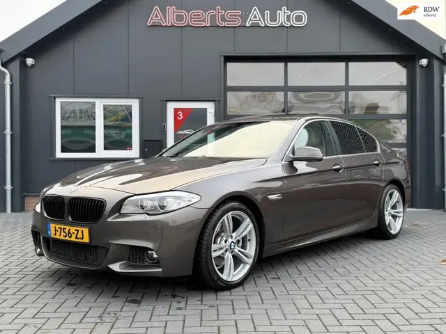 BMW 523 5-serie 523i High Executive | LEDER | NAVI | 19''