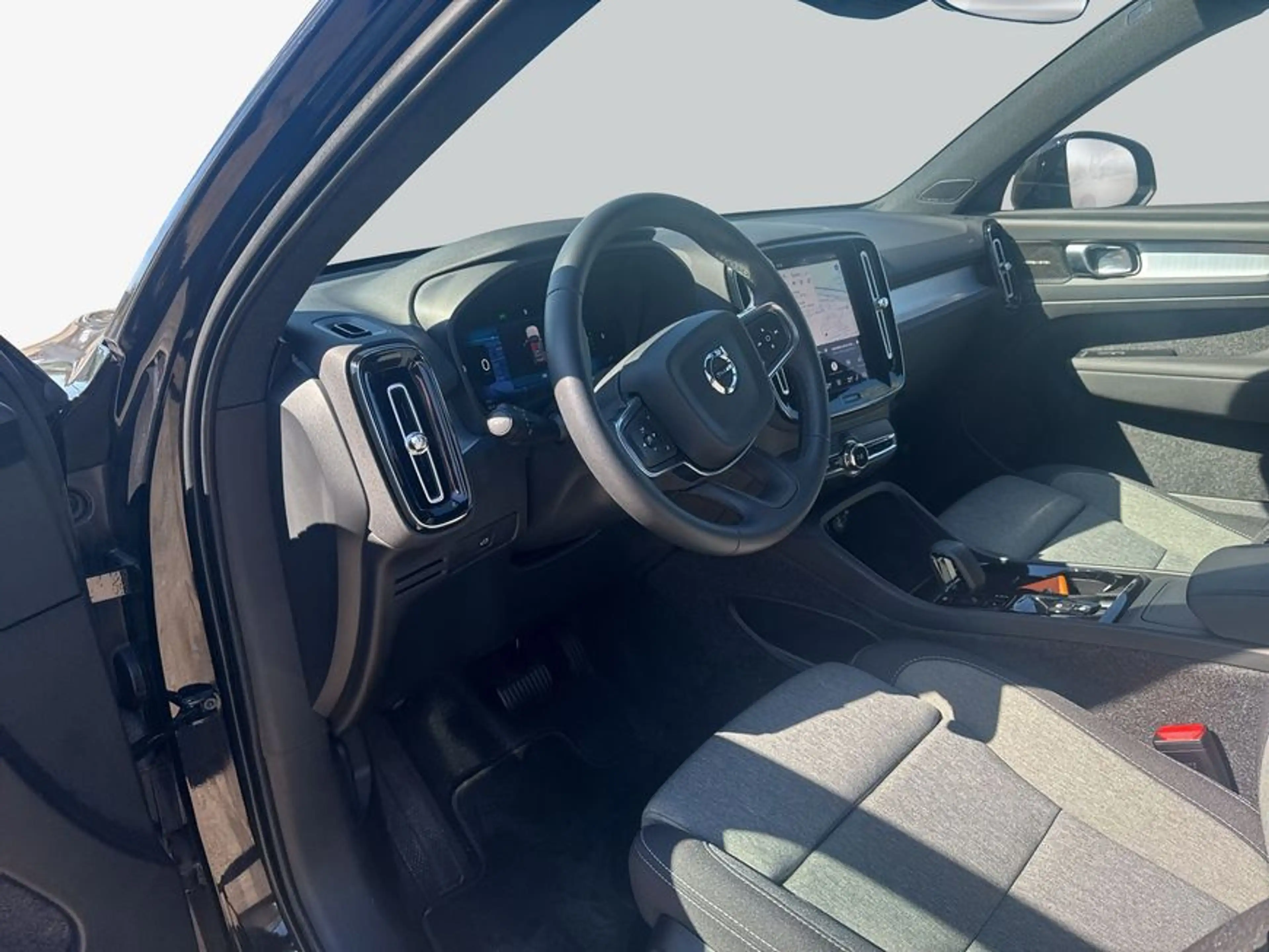 Volvo XC40 XC40 B3 B DKG Plus Black Edition — photo 10