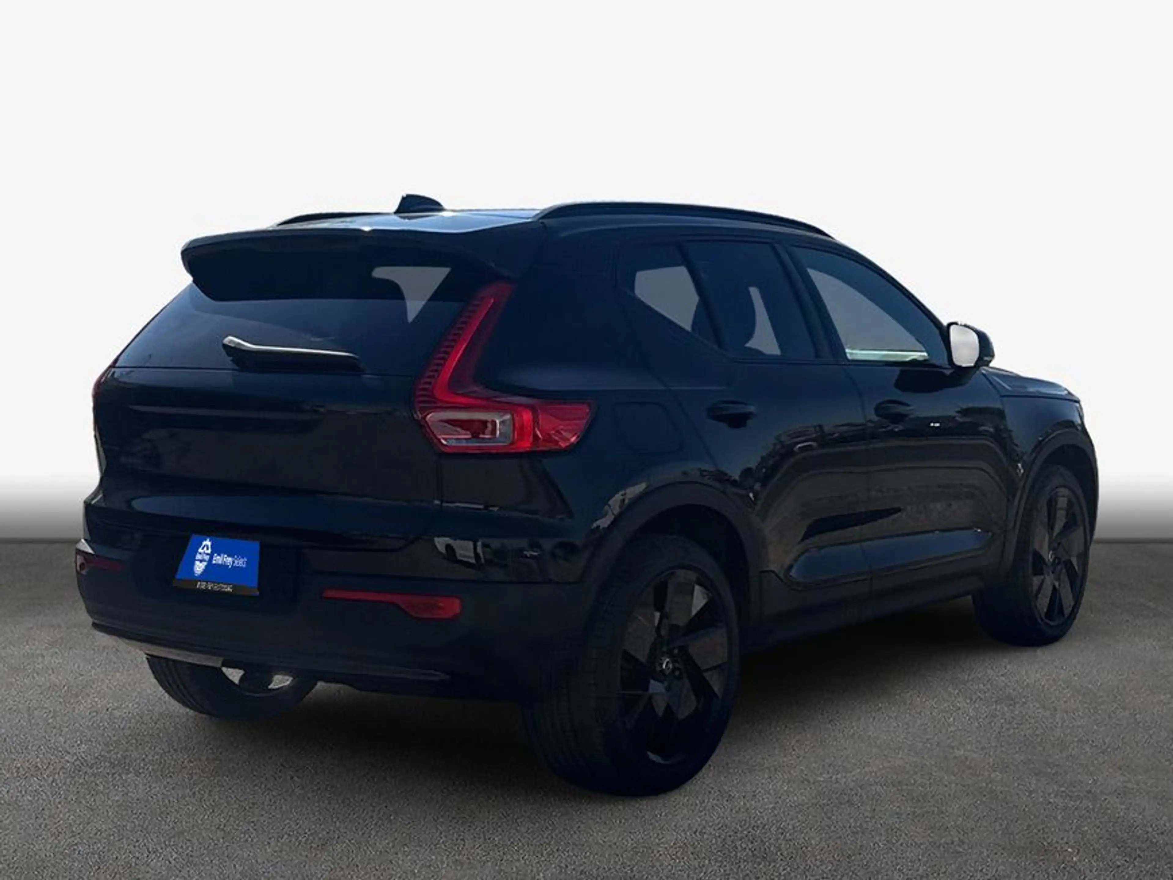 Volvo XC40 XC40 B3 B DKG Plus Black Edition — photo 2