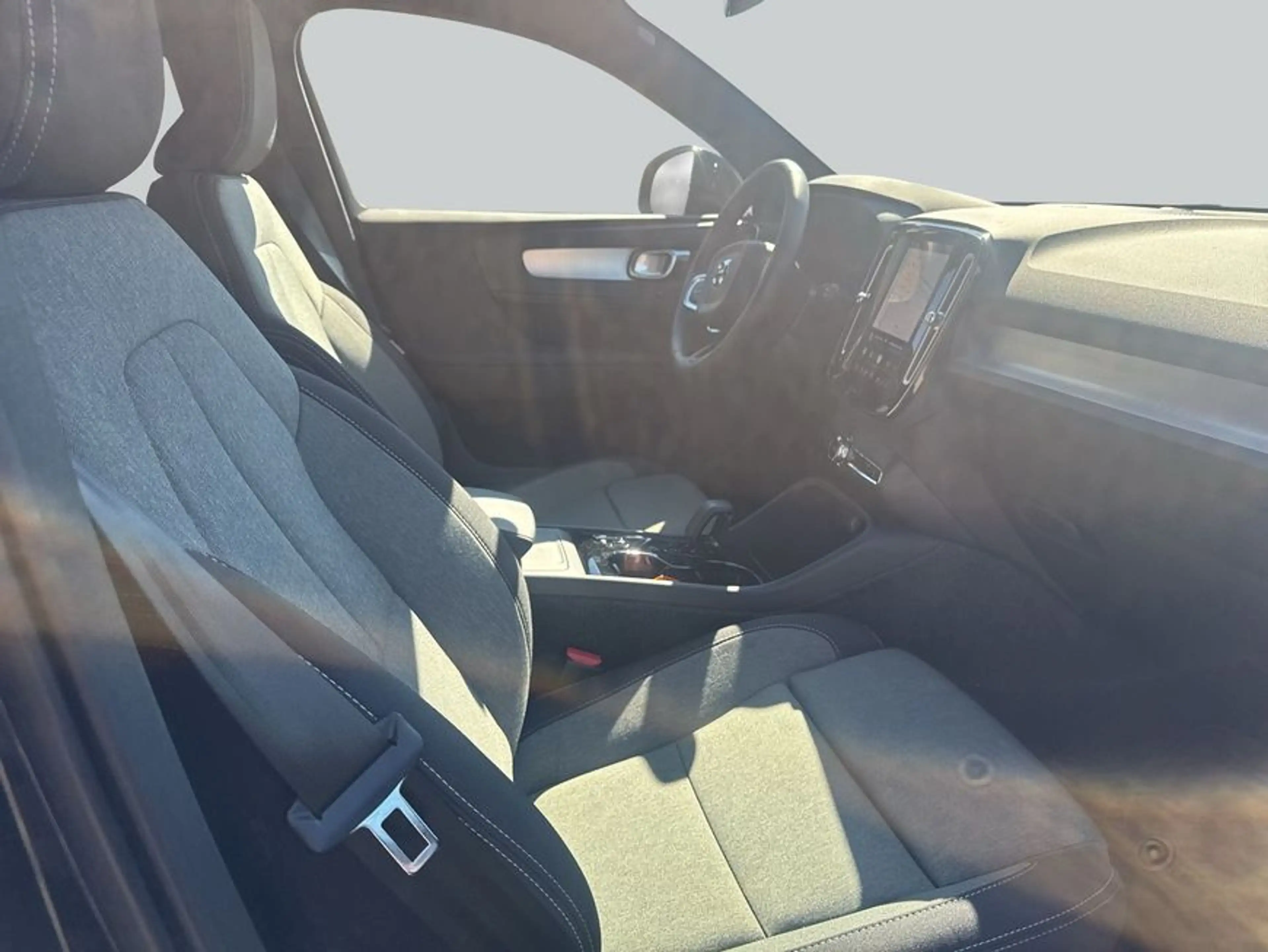 Volvo XC40 XC40 B3 B DKG Plus Black Edition — photo 12