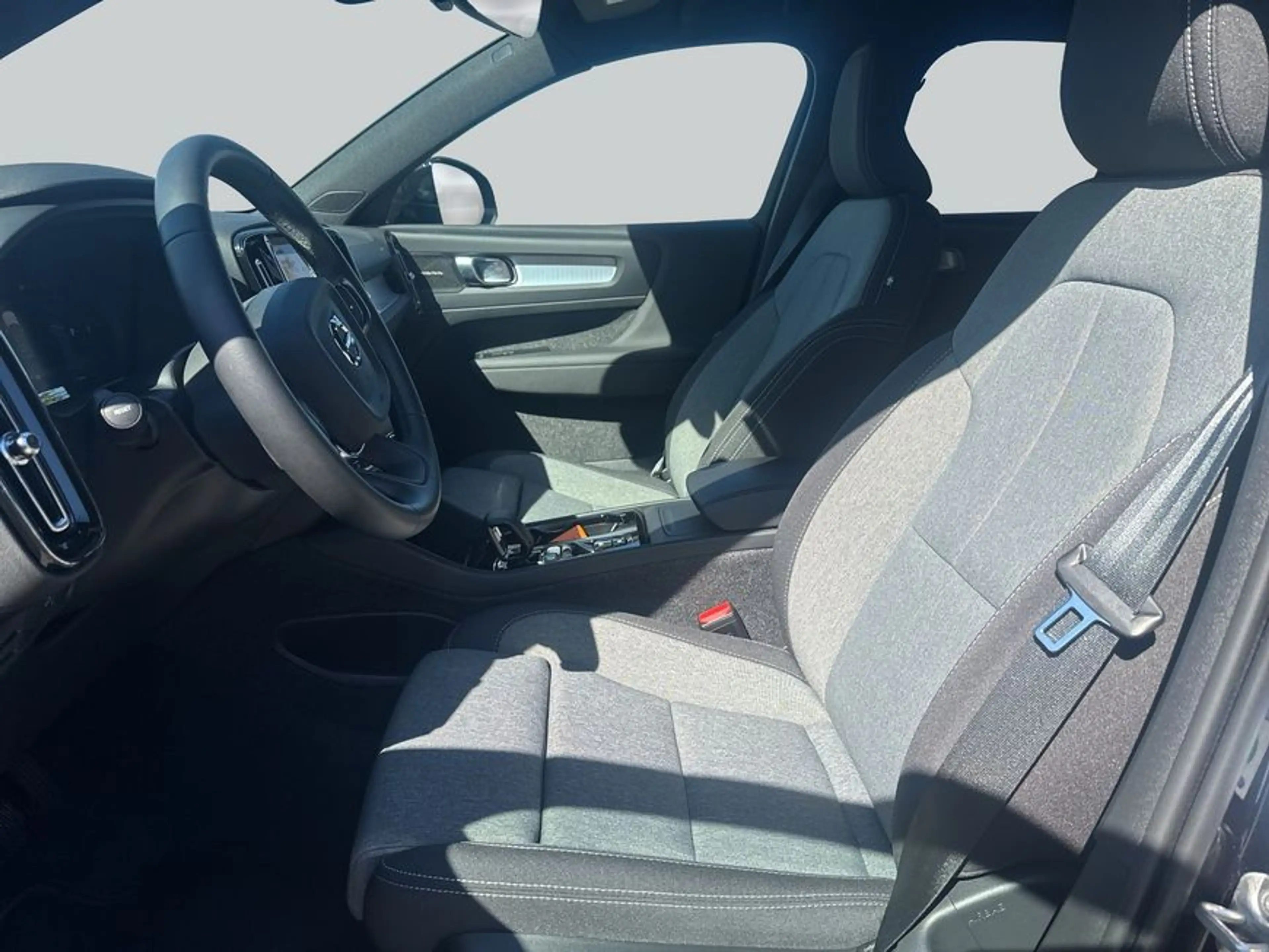 Volvo XC40 XC40 B3 B DKG Plus Black Edition — photo 9