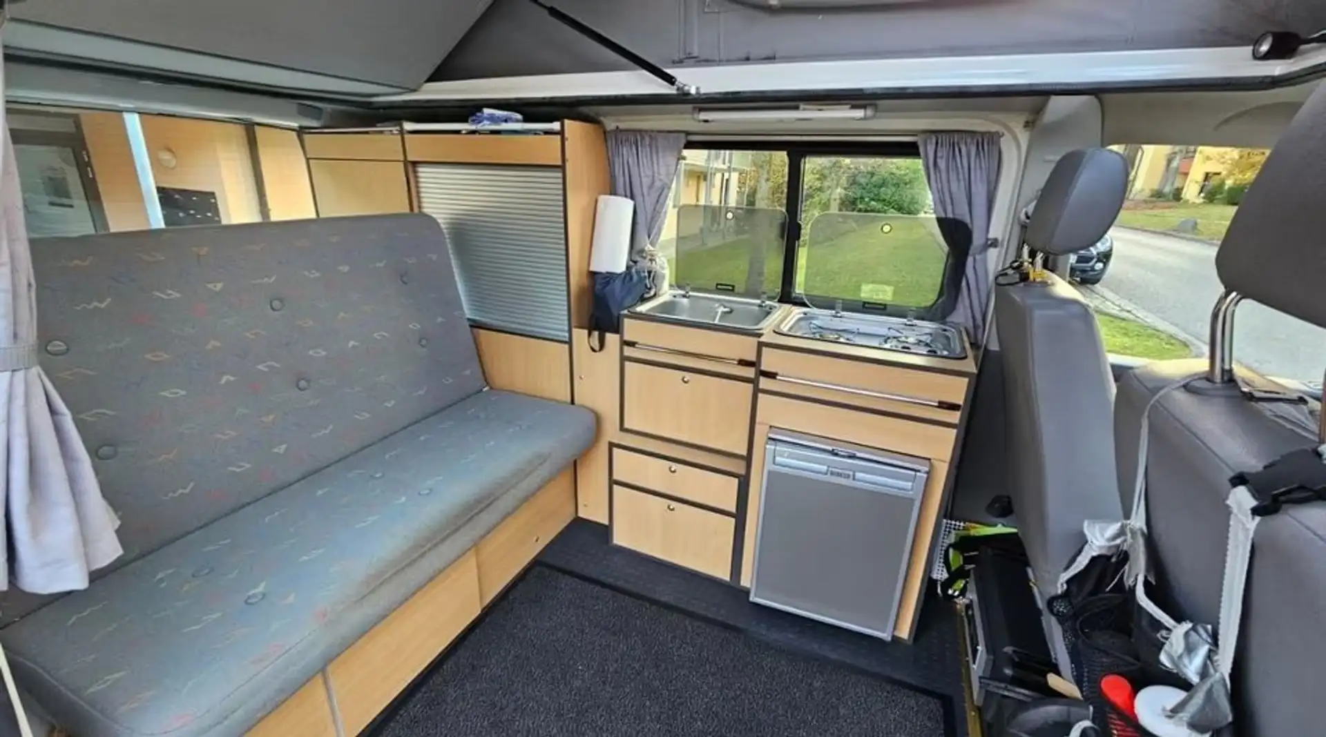 Volkswagen T5 Transporter Camper Weiß - 2
