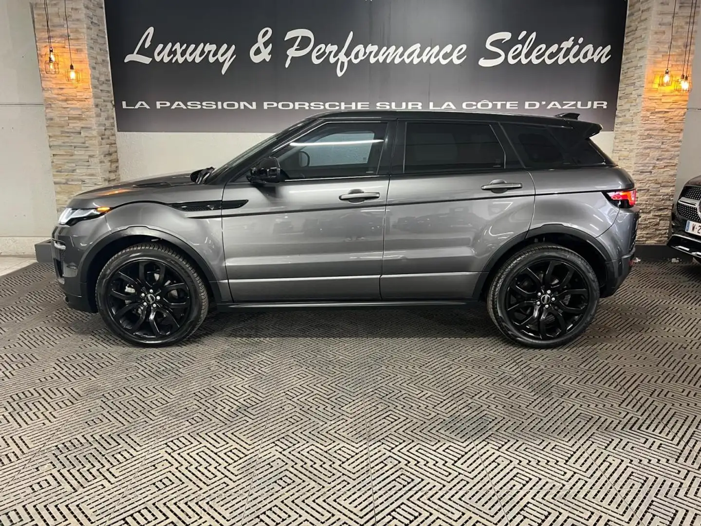 Land Rover Range Rover Evoque Phase II 2.0 TD4 150ch BVA9 HSE Dynamic - Excellen Gris - 2