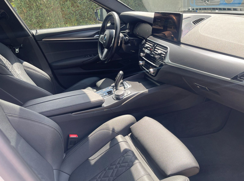 BMW 545 e xDrive M Sport FACELIFT GLASDACH SHADOW — photo 11