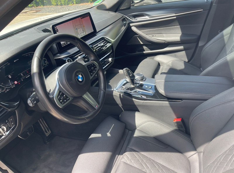 BMW 545 e xDrive M Sport FACELIFT GLASDACH SHADOW — photo 8