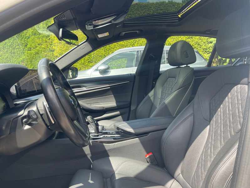 BMW 545 e xDrive M Sport FACELIFT GLASDACH SHADOW — photo 10