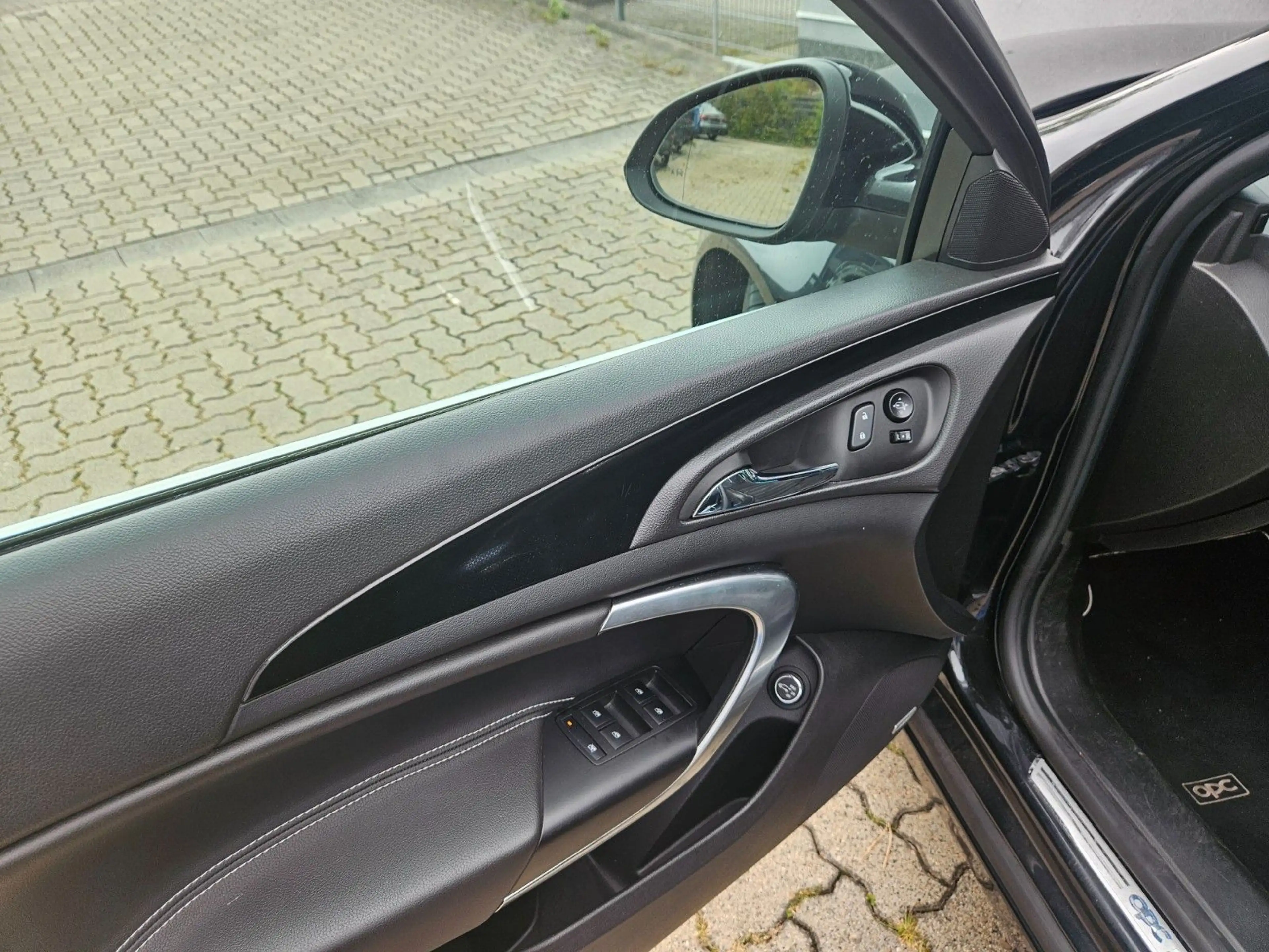 Opel Insignia A Sports Tourer OPC 4x4 — photo 11