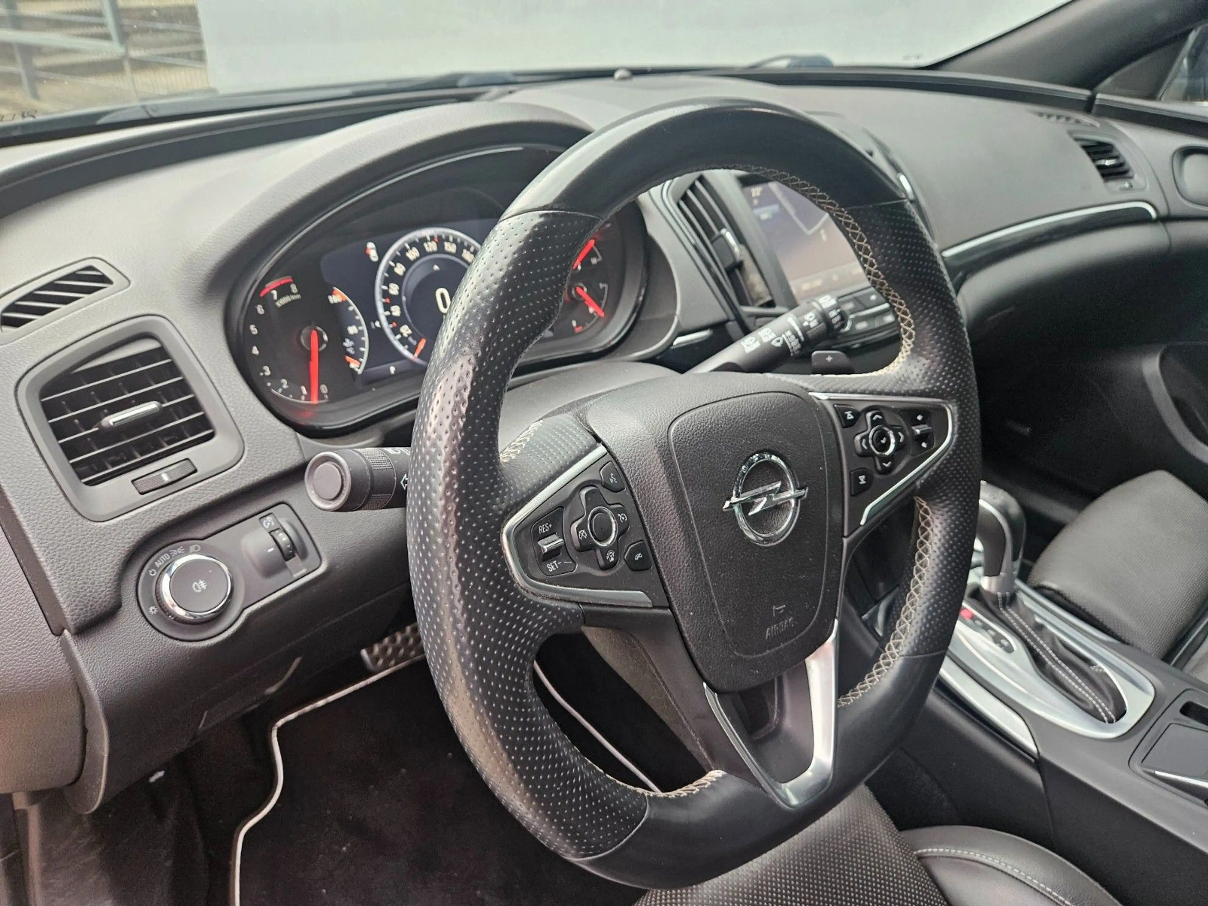 Opel Insignia A Sports Tourer OPC 4x4 — photo 7
