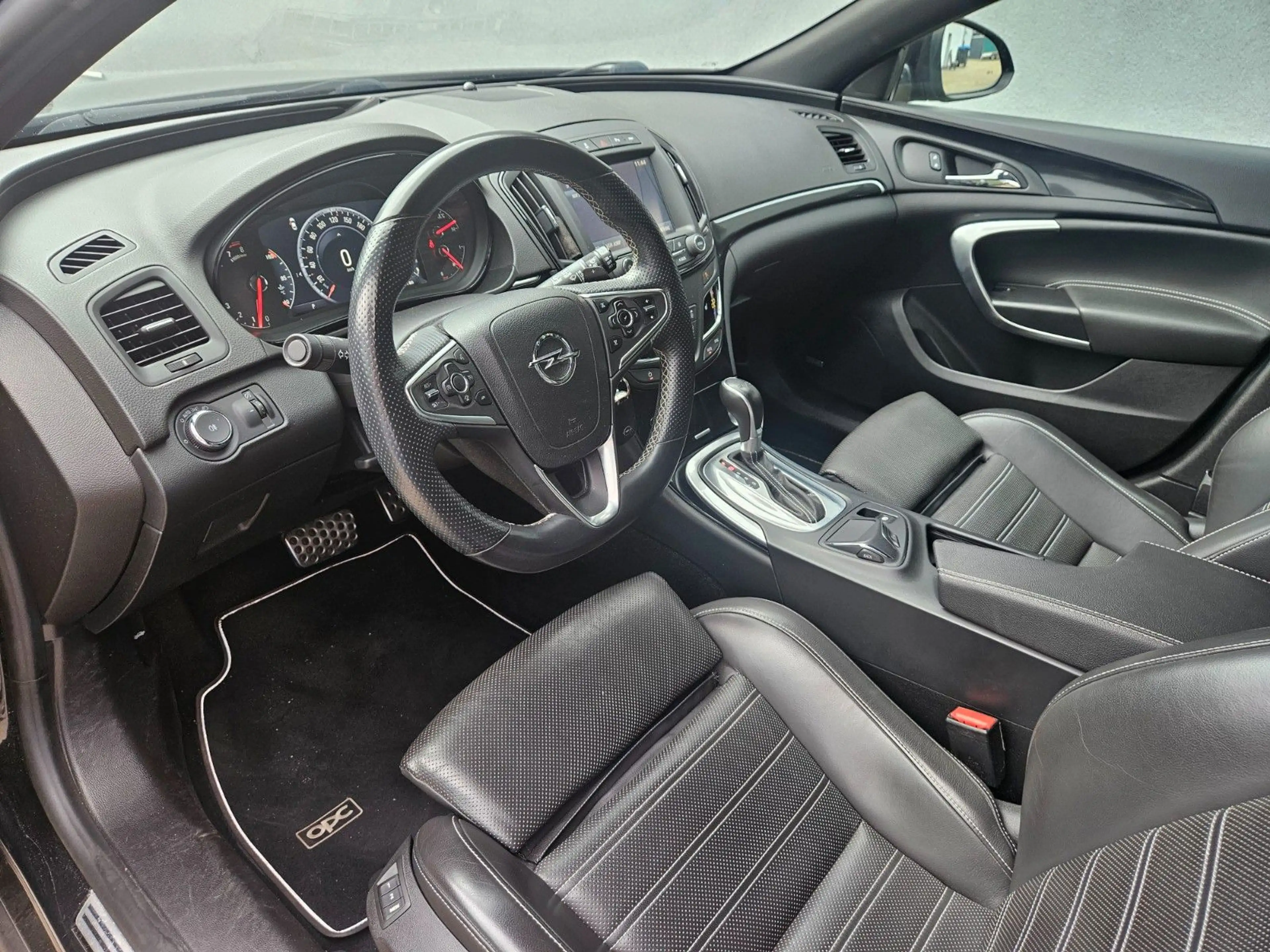 Opel Insignia A Sports Tourer OPC 4x4 — photo 8