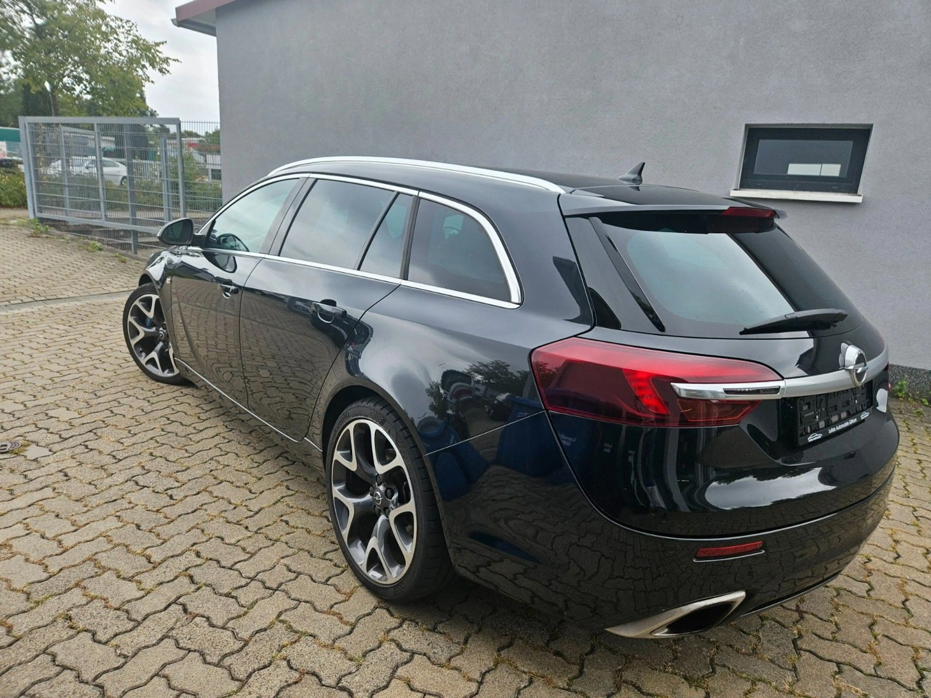 Opel Insignia A Sports Tourer OPC 4x4 — photo 6