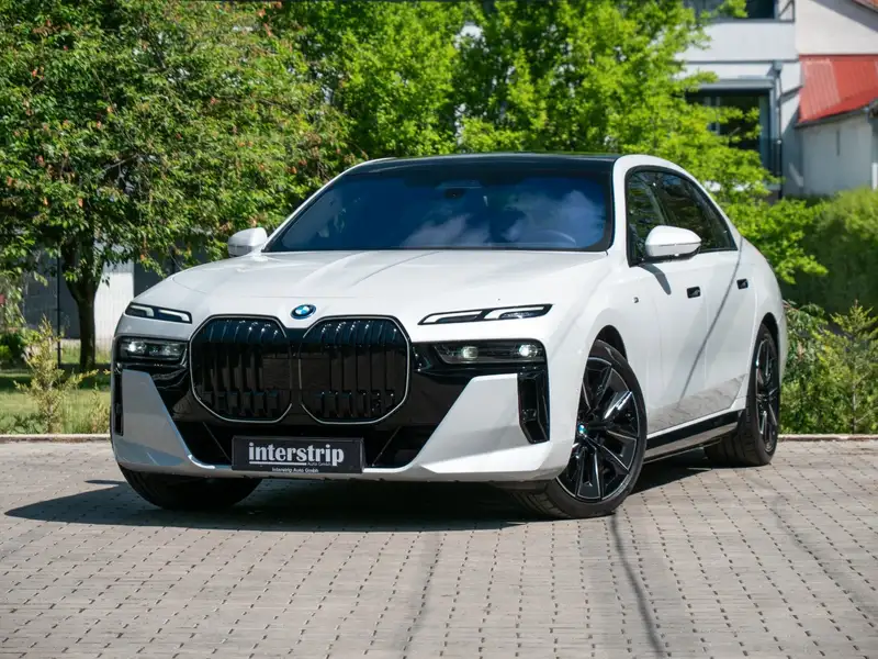 BMW I7