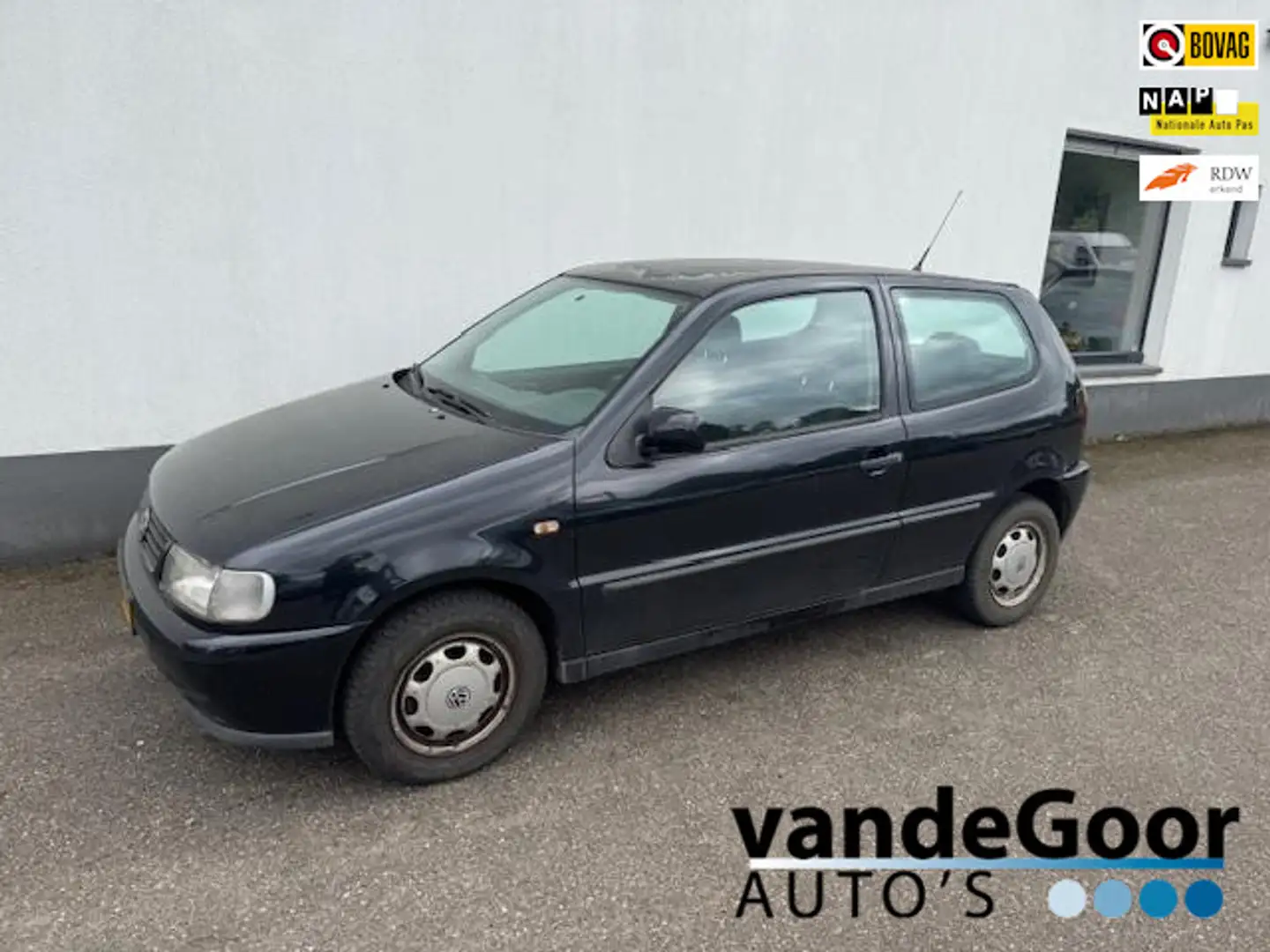 Volkswagen Polo 1.6, aut., '99, airco, apk 07-'26, elec. pakket ! Negru - 1