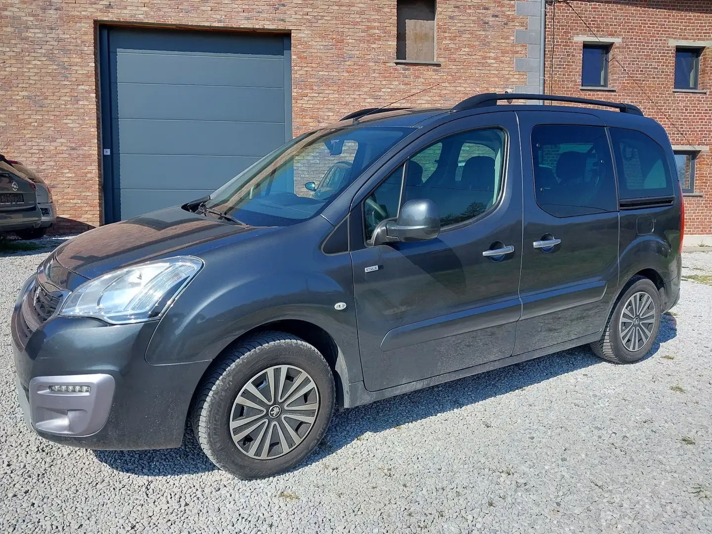 Peugeot Partner Tepee 1.6 BlueHDi Active S&S Grijs - 2